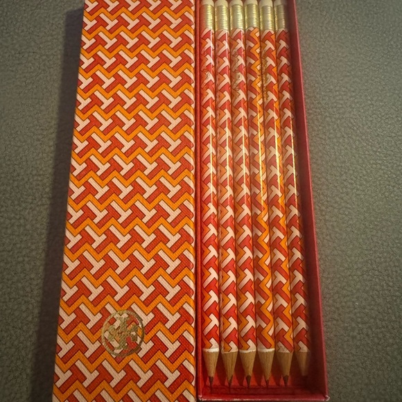 New Tory Burch T Zag Pencil Gift Box Set 6 - Picture 2 of 5